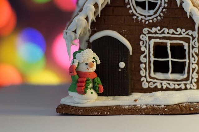Buying During The Holidays: Benefits And Pitfalls